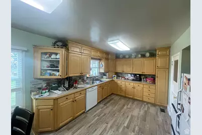 156 N 100 W, Roosevelt, UT 84066 - Photo 5