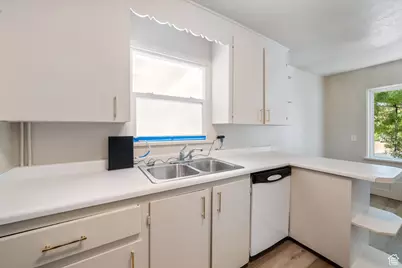 433 S 100 E, Saint George, UT 84770 - Photo 9