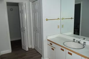 300 S 44 W, Salt Lake City, UT 84101 - Photo 11