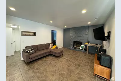 6022 S Park Wood Dr W, Kearns, UT 84118 - Photo 45