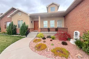 617 W Center St, Blanding, UT 84511 - Photo 3