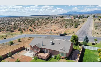 617 W Center St, Blanding, UT 84511 - Photo 61