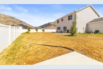 1345 E 340 S, Hyrum, UT 84319 - Photo 23