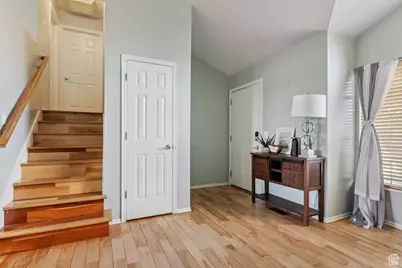 5627 W Walnut Ridge Cir, Salt Lake City, UT 84118 - Photo 3