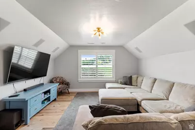 520 E 100 S, Hyde Park, UT 84318 - Photo 35