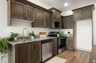 947 N Harbor Village Dr E, Garden City, UT 84028 - Photo 5