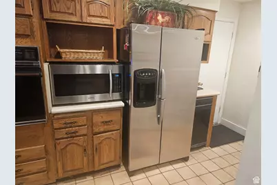 2079 E Creek Rd S, Cottonwood Heights, UT 84093 - Photo 17