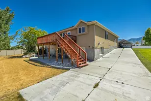 6059 Bayshore Dr, Stansbury Park, UT 84074 - Photo 35