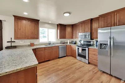 4609 E Silver Creek Way, Eagle Mountain, UT 84005 - Photo 9