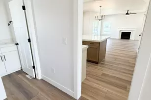 554 W Cottle Ln, Farmington, UT 84025 - Photo 27