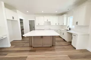 554 W Cottle Ln, Farmington, UT 84025 - Photo 13