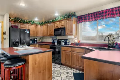 2565 S Country Club Dr, Garden City, UT 84028 - Photo 17