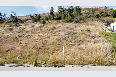 641 N Lochwood Dr #83, Garden City, UT 84028 - Photo 5