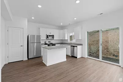 7218 Oquirrh Ranch Pkwy N, Eagle Mountain, UT 84005 - Photo 3