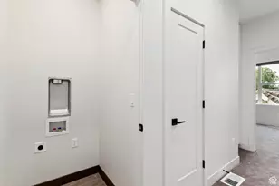 34 W 400 S, Bountiful, UT 84010 - Photo 29