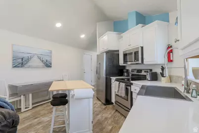 583 S Aspen Dr, Garden City, UT 84028 - Photo 3