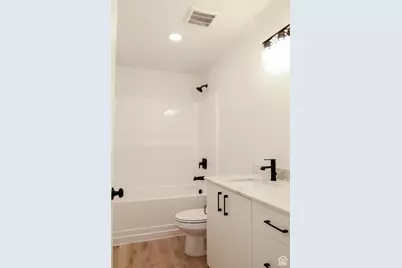 573 N 300 W, Smithfield, UT 84335 - Photo 17