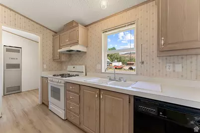 184 W Center, Kanarraville, UT 84742 - Photo 9