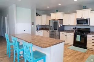 1060 Searle Ln E, Eagle Mountain, UT 84005 - Photo 13