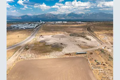 7479 W 5400 S, West Valley, UT 84118 - Photo 23