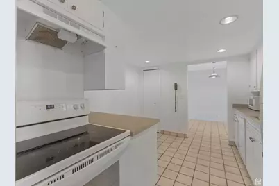 875 S Donner Way #1402, Salt Lake City, UT 84108 - Photo 13