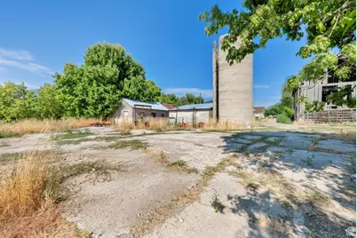 1632 S Main St, Springville, UT 84663 - Photo 37