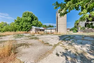 1632 S Main St, Springville, UT 84663 - Photo 37