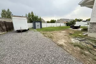 2142 E Fall St, Eagle Mountain, UT 84005 - Photo 25