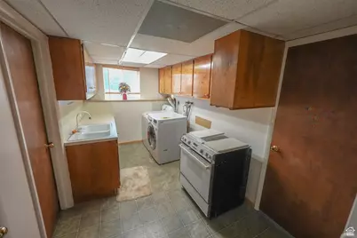 327 E 1000 N, Harrisville, UT 84404 - Photo 41