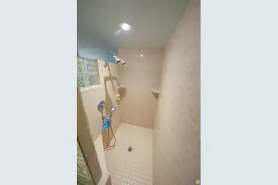 327 E 1000 N, Harrisville, UT 84404 - Photo 43