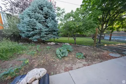 327 E 1000 N, Harrisville, UT 84404 - Photo 45