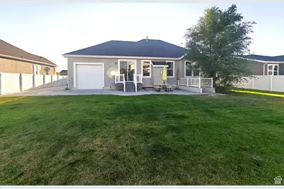 2444 N Stanley Crane Dr, Clinton, UT 84015 - Photo 11