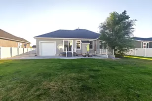 2444 N Stanley Crane Dr, Clinton, UT 84015 - Photo 11