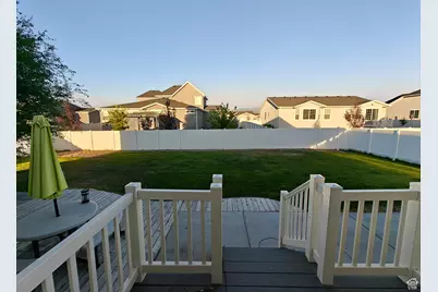 2444 N Stanley Crane Dr, Clinton, UT 84015 - Photo 9