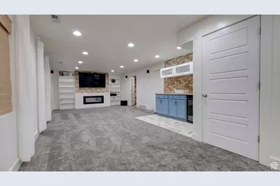 2444 N Stanley Crane Dr, Clinton, UT 84015 - Photo 5