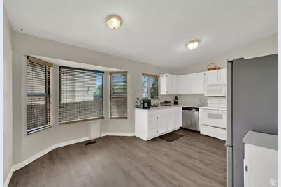 4891 W Calyx Cir, West Jordan, UT 84081 - Photo 9