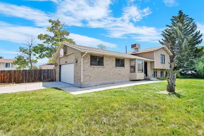 4891 W Calyx Cir, West Jordan, UT 84081 - Photo 3