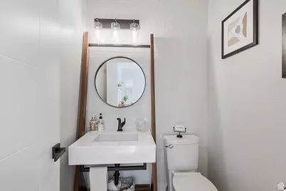 2321 E John Holladay Ct S, Holladay, UT 84117 - Photo 11