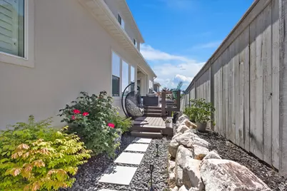 2321 E John Holladay Ct S, Holladay, UT 84117 - Photo 31