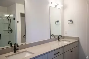 1075 W Audrey Ln S, Woods Cross, UT 84087 - Photo 13