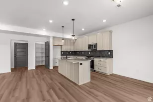 1075 W Audrey Ln S, Woods Cross, UT 84087 - Photo 7