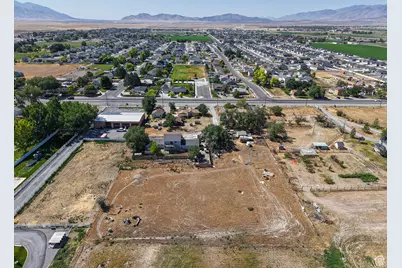 697 E Main St N, Grantsville, UT 84029 - Photo 9