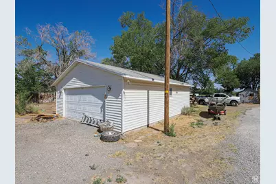 699 E Main St N, Grantsville, UT 84029 - Photo 27