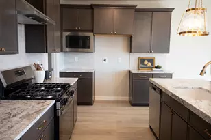 1084 W Audrey Ln S, Woods Cross, UT 84087 - Photo 5