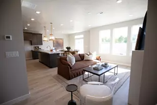 1084 W Audrey Ln S, Woods Cross, UT 84087 - Photo 7