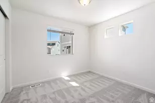 328 N Broadway Dr, Saratoga Springs, UT 84045 - Photo 9