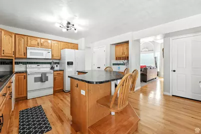 1178 N Reveille Cir, Salt Lake City, UT 84116 - Photo 9