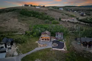 705 N Lochwood View, Garden City, UT 84028 - Photo 85