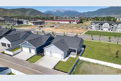 1877 S Sawmill Blvd #413, Heber City, UT 84032 - Photo 45