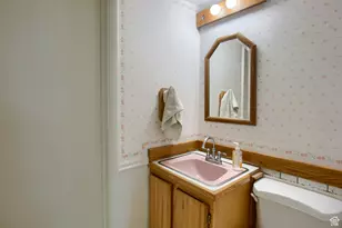 2196 E 6450 S, Cottonwood Heights, UT 84121 - Photo 9